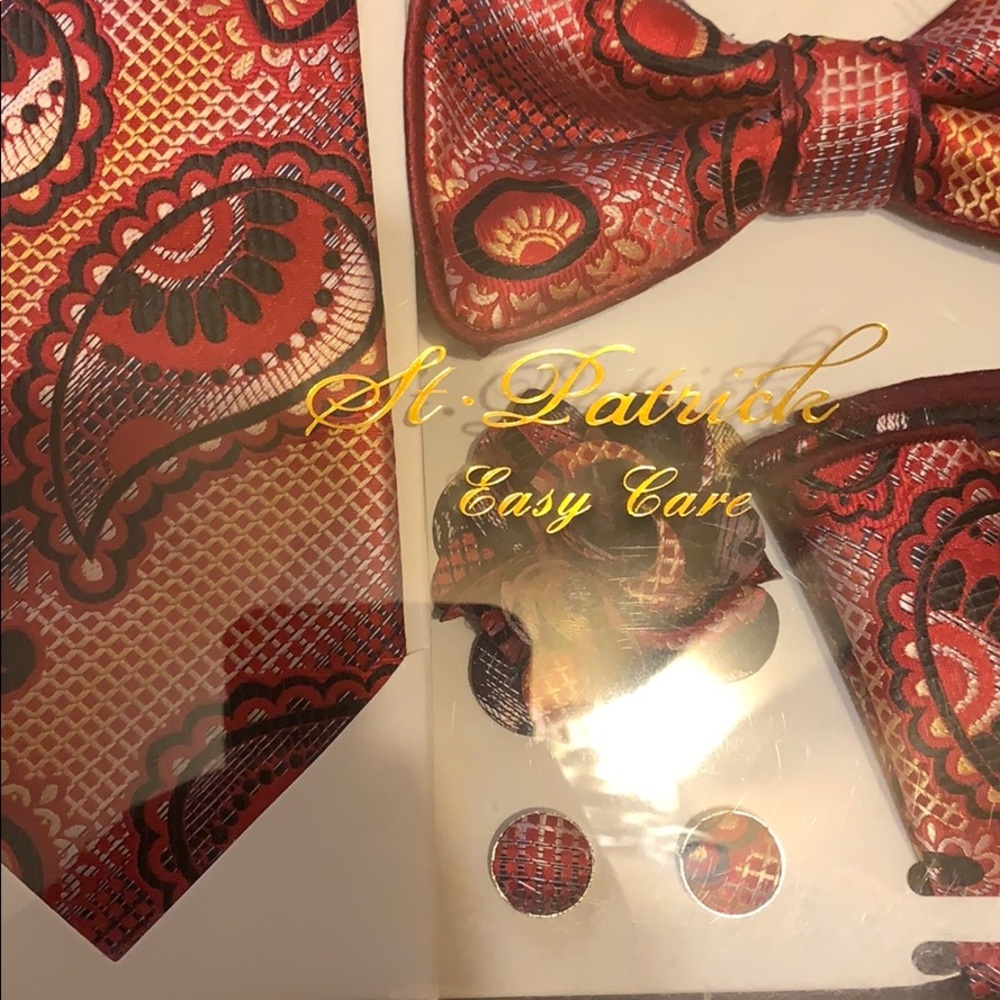 Red set - Picture 5 of 8